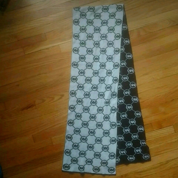 Micheal Kors Scarf